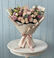 Букет цветов из:  Розы и Лизиантусы в Зетеречный