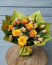 Букет цветов из:  Альстромерии и Розы в Зетеречный