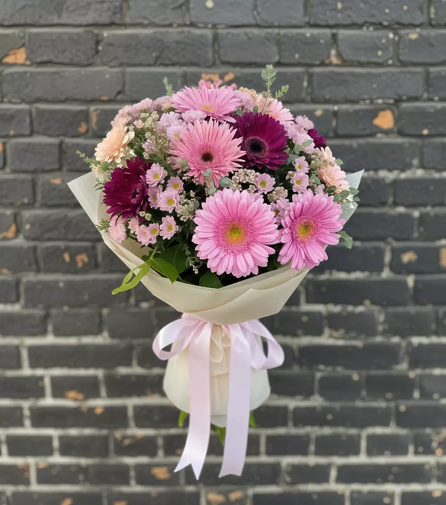 Букет цветов из: Герберы и Хризантемы в Зетеречный