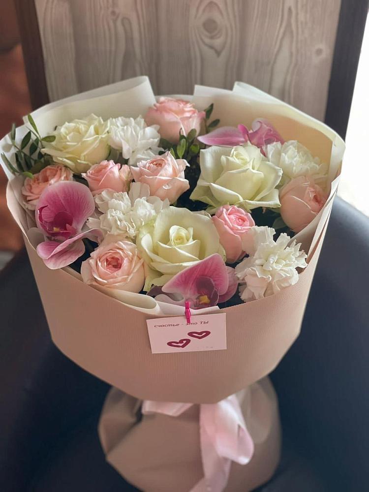 Букет цветов из: Орхидеи, Розы и Гвоздики в Зетеречный