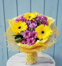 Букет цветов из:  Хризантемы и Герберы в Зетеречный