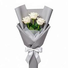 Букет 3 белые розы в Зетеречный