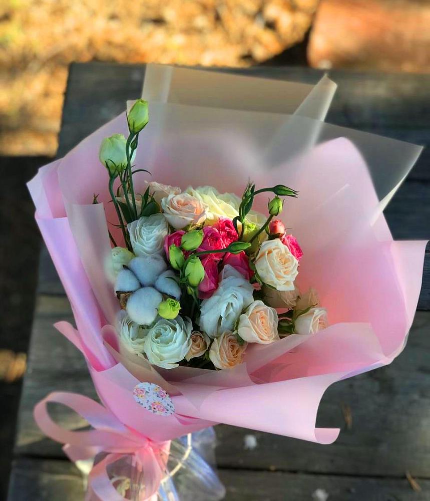 Букет цветов из: Розы и Лизиантусы в Зетеречный