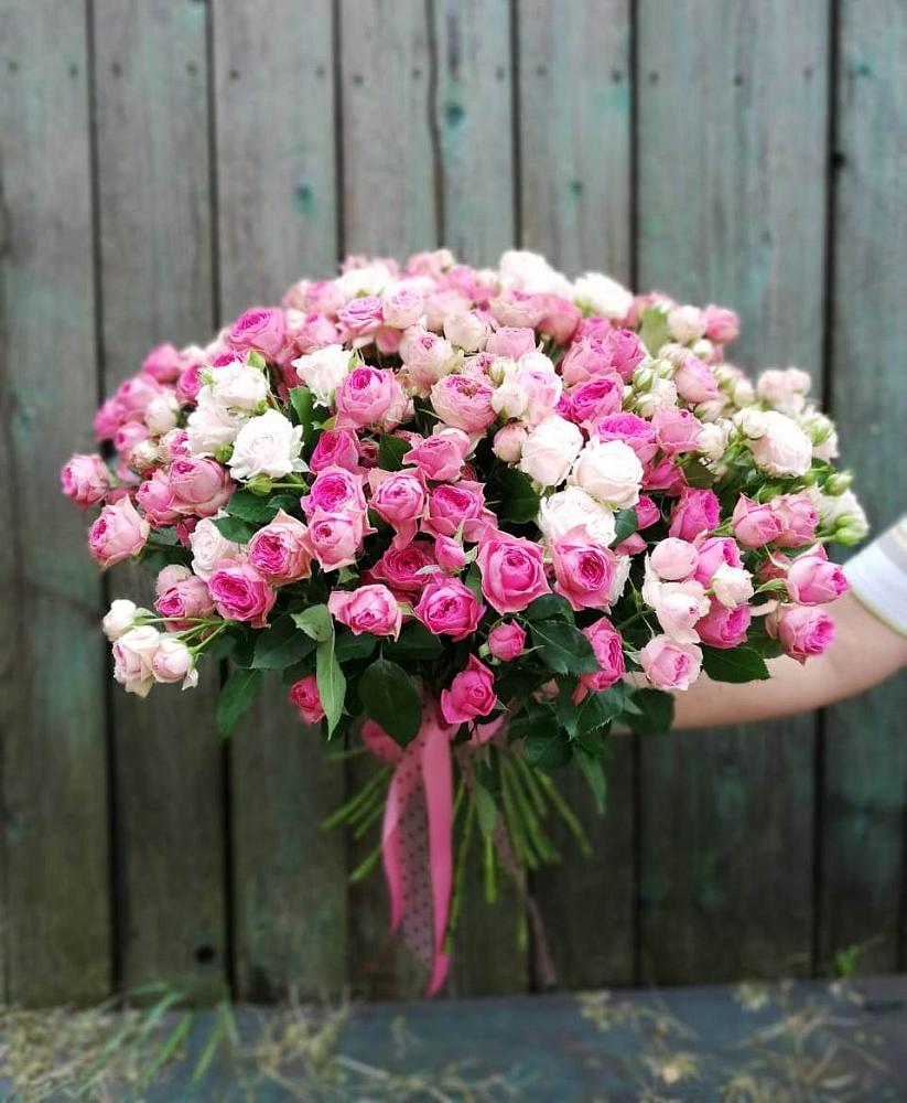 Букет Розовые кустовые розы Натали и Лав Лидия в Зетеречный