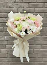 Букет цветов из:  Гвоздики, Розы, Лизиантусы и Хризантемы #REPLACE_PRED# Зетеречный
