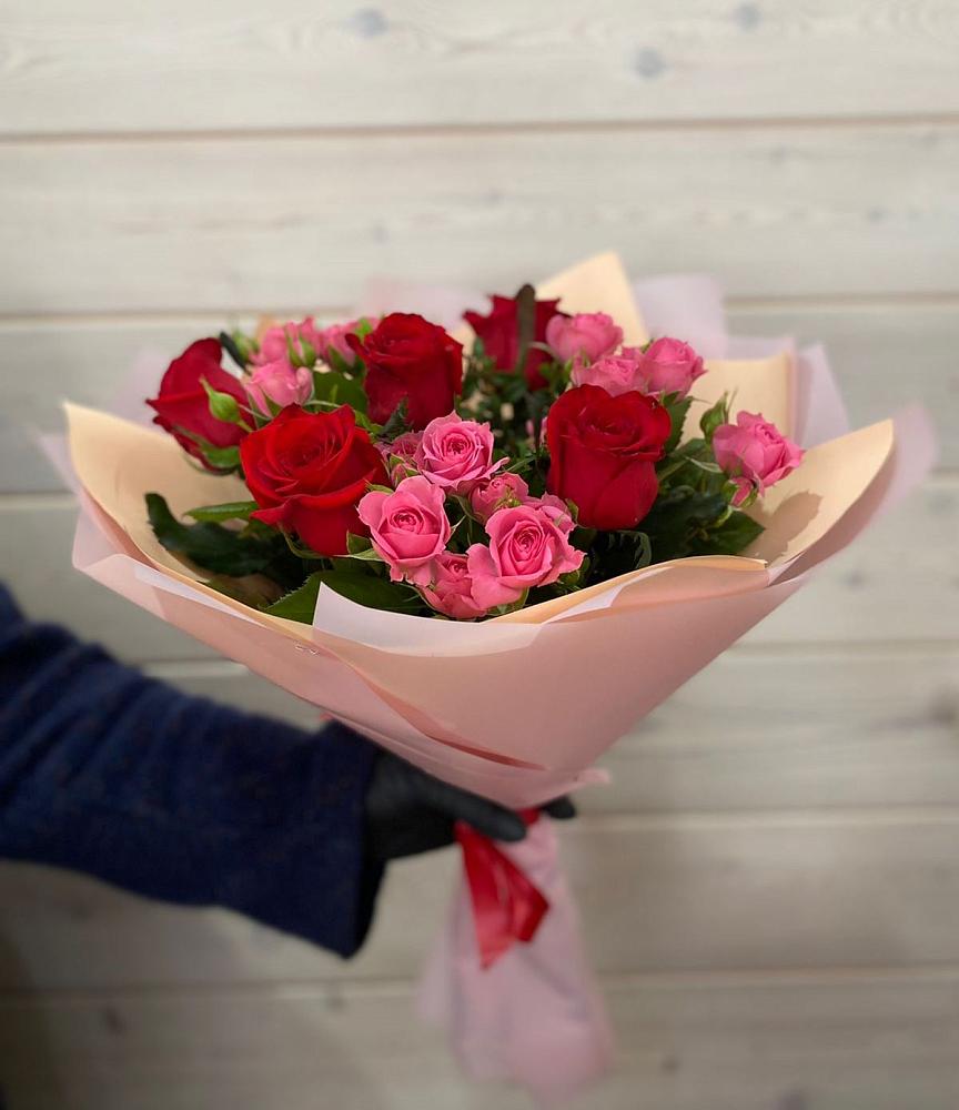 Букет цветов из: Розы в Зетеречный