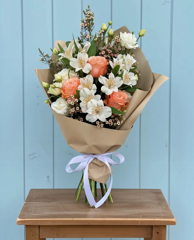 Букет цветов из: Альстромерии, Лизиантусы, Розы и Хризантемы в Зетеречный