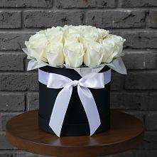 Цветочная композиция из Розы в шляпной коробке в Зетеречный