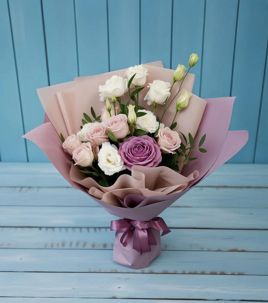 Букет цветов из: Розы и Лизиантусы в Зетеречный